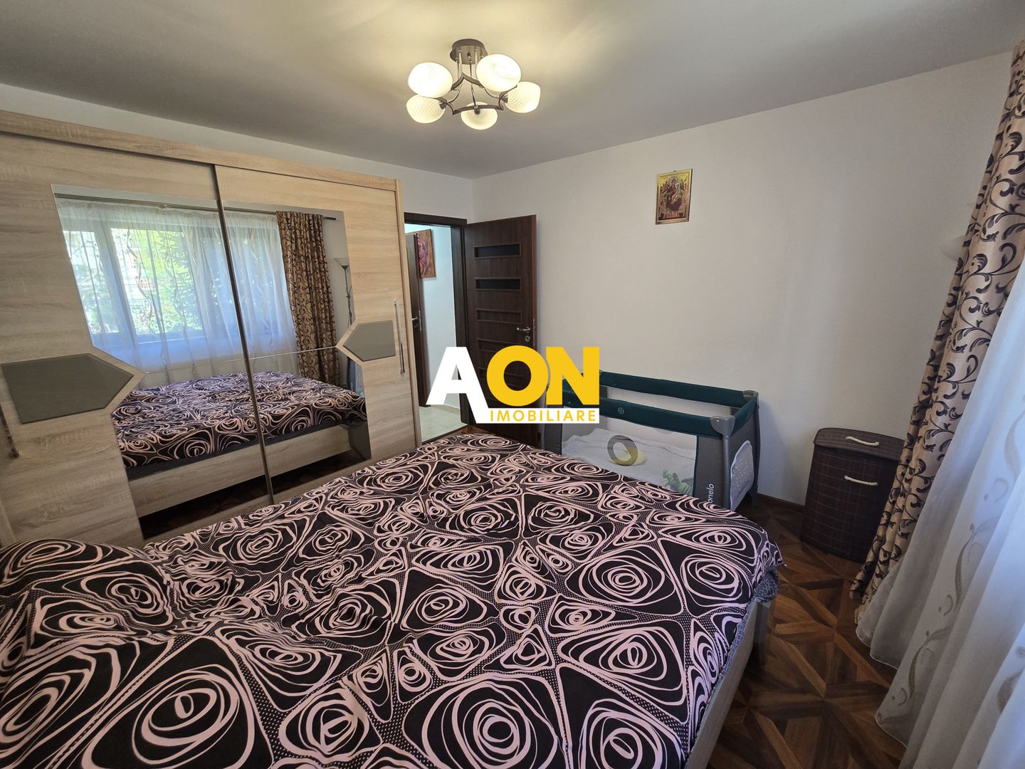 Apartament 2 Camere, Etaj 1, Zona Cetate, Complet Renovat si Utilat - Poză 4