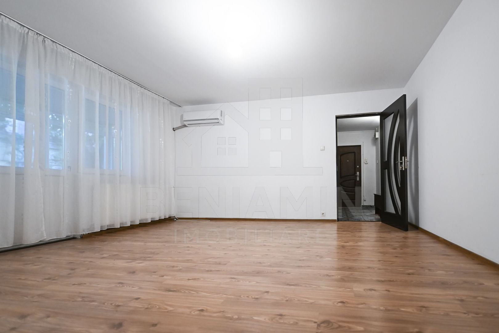 Apartament 2 camere-Rovine-parter-centrala proprie-54mp - Poză 1