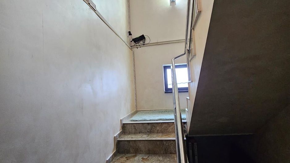 Casă / Vilă cu 5 camere de vânzare în Craiova - Poză 27