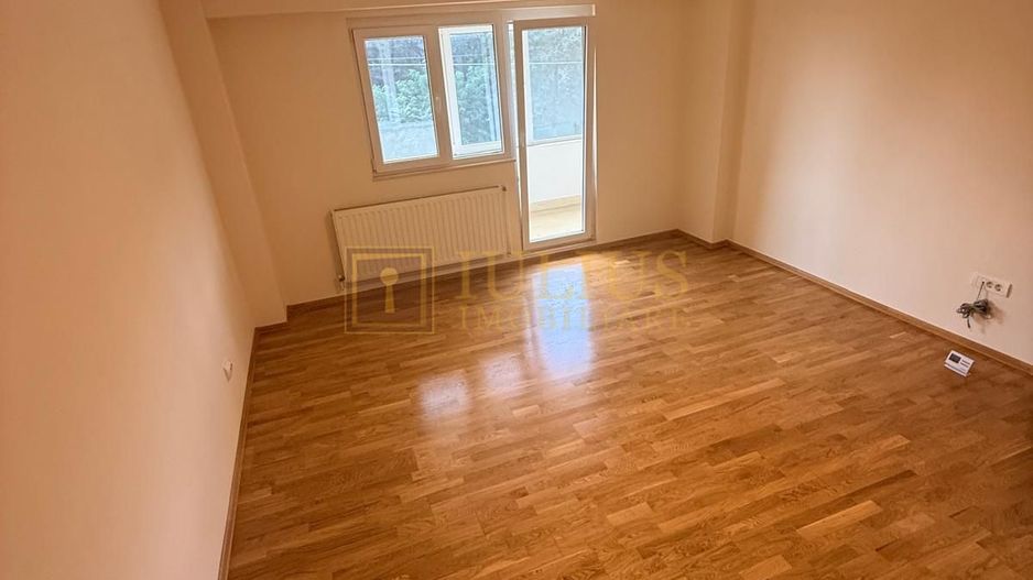 Recent renovat| 2 camere| garaj, et.2| lift| balcon 12 mp. - Poză 4