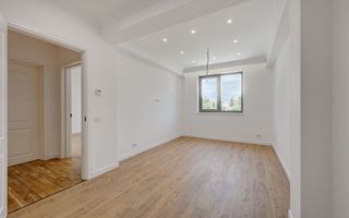 Vilă noua - spațioasă - terasa superbă - loc de parcare - cea mai frumoasa strada - Poză 8