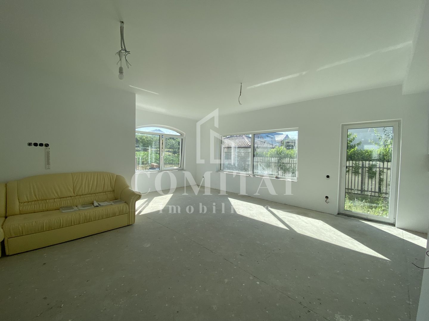 Casă de vânzare | Dispunere pe 2 niveluri | Localitatea Dezmir - Poză 4