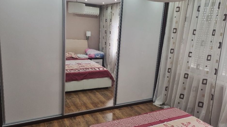 BRASADAS vinde ap 2 cam etaj 3 in centrul vechi! - Poză 5