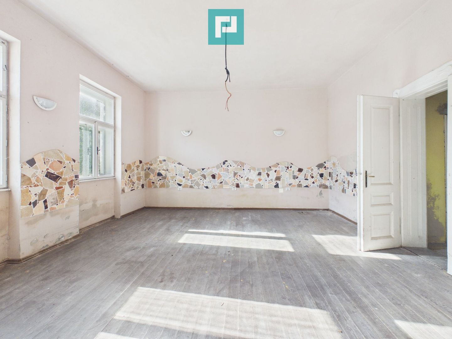 Casă cu teren de 1800 mp, în Buteni, Arad - Poză 12