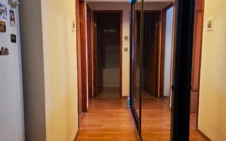 Apartament cu 3 camere, decomandat, zona 9 Mai - Poză 7