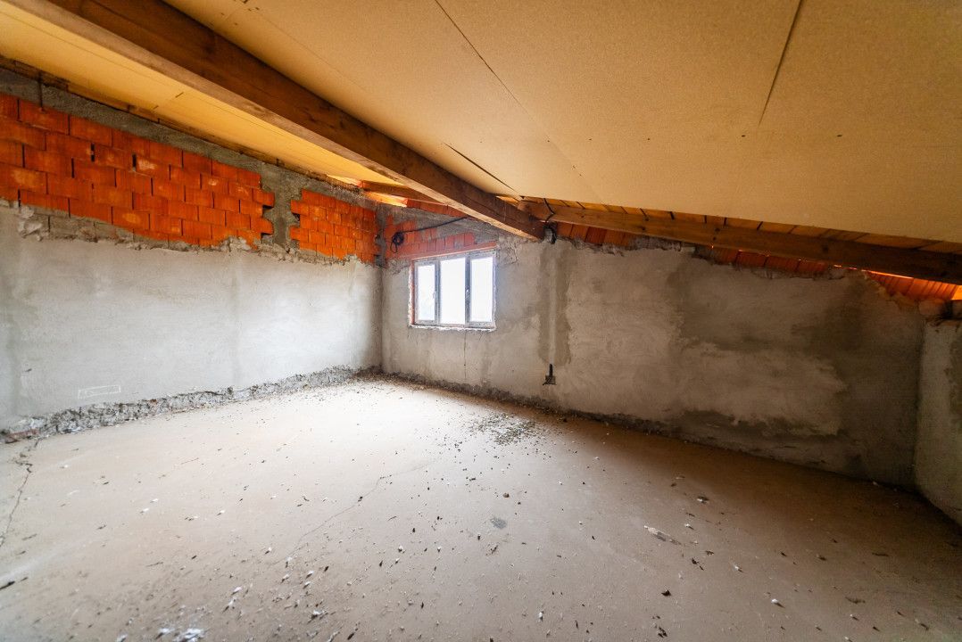 Casa caramida P+M, Vinga, cu potential spatiu comercial - Poză 19