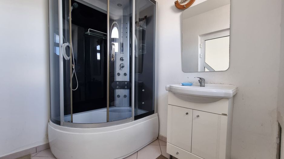 Închiriere clădire – zonă centrală Constanța, aproape de mare - Poză 5