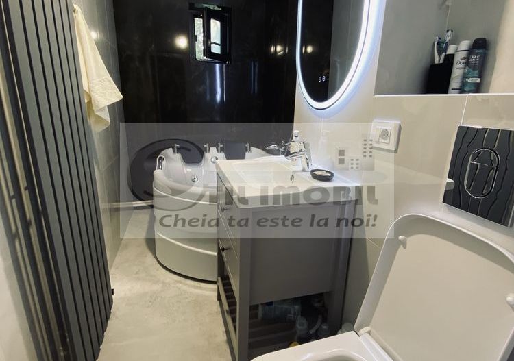 Ap spațios 2 camere, renovat modern, Nicolina, etaj 3/4 127.000 € - Poză 4