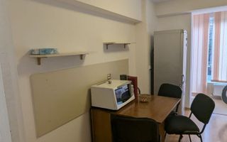 De inchiriat apartament cu 3 camere, Mazepa 1 la BR-uri, etaj 1, 550 euro - Poză 2