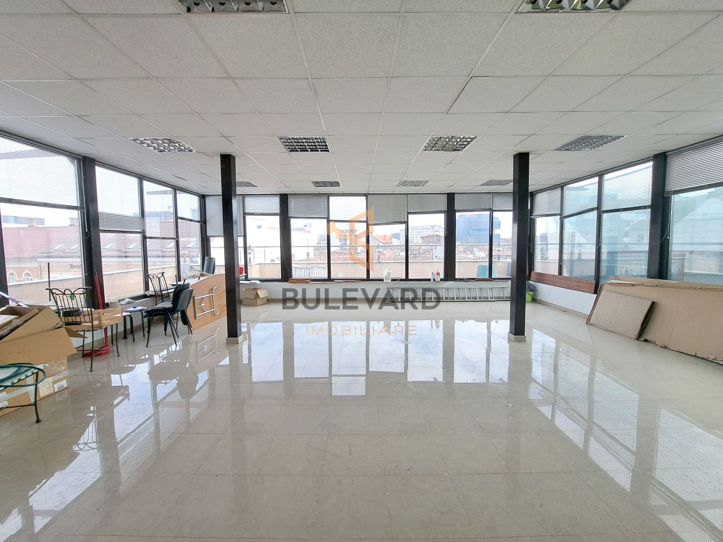 Cladire comerciala, zona centrala! - Poză 2