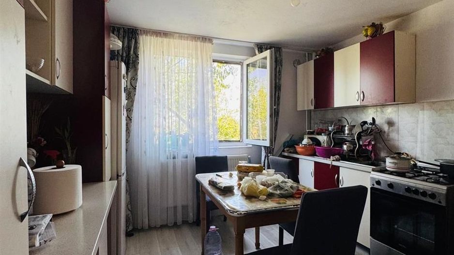 Casa cu acces auto in curte Grigorescu - Poză 2