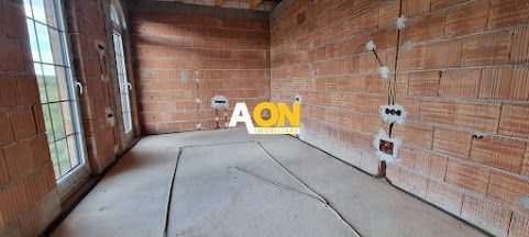 Vila la rosu, zona Schit - Poză 11