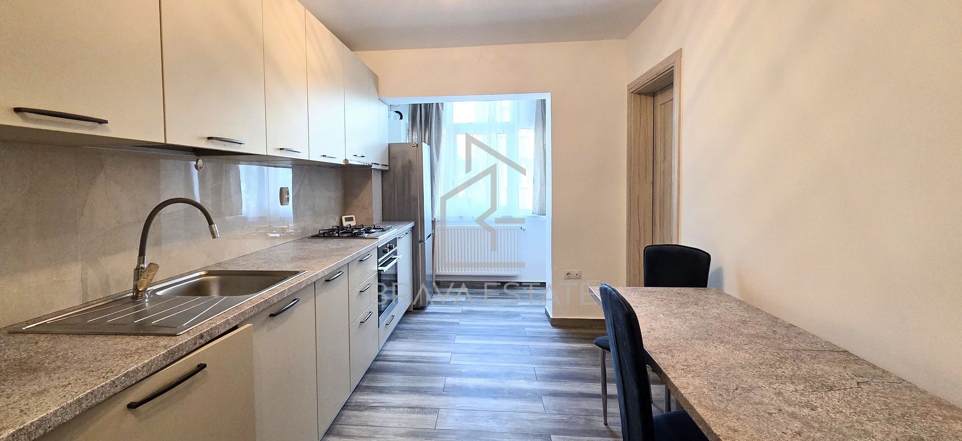 Apartament 2 camere, 65mp, decomandat, intermediar, strada Lacul Roșu - Poză 1