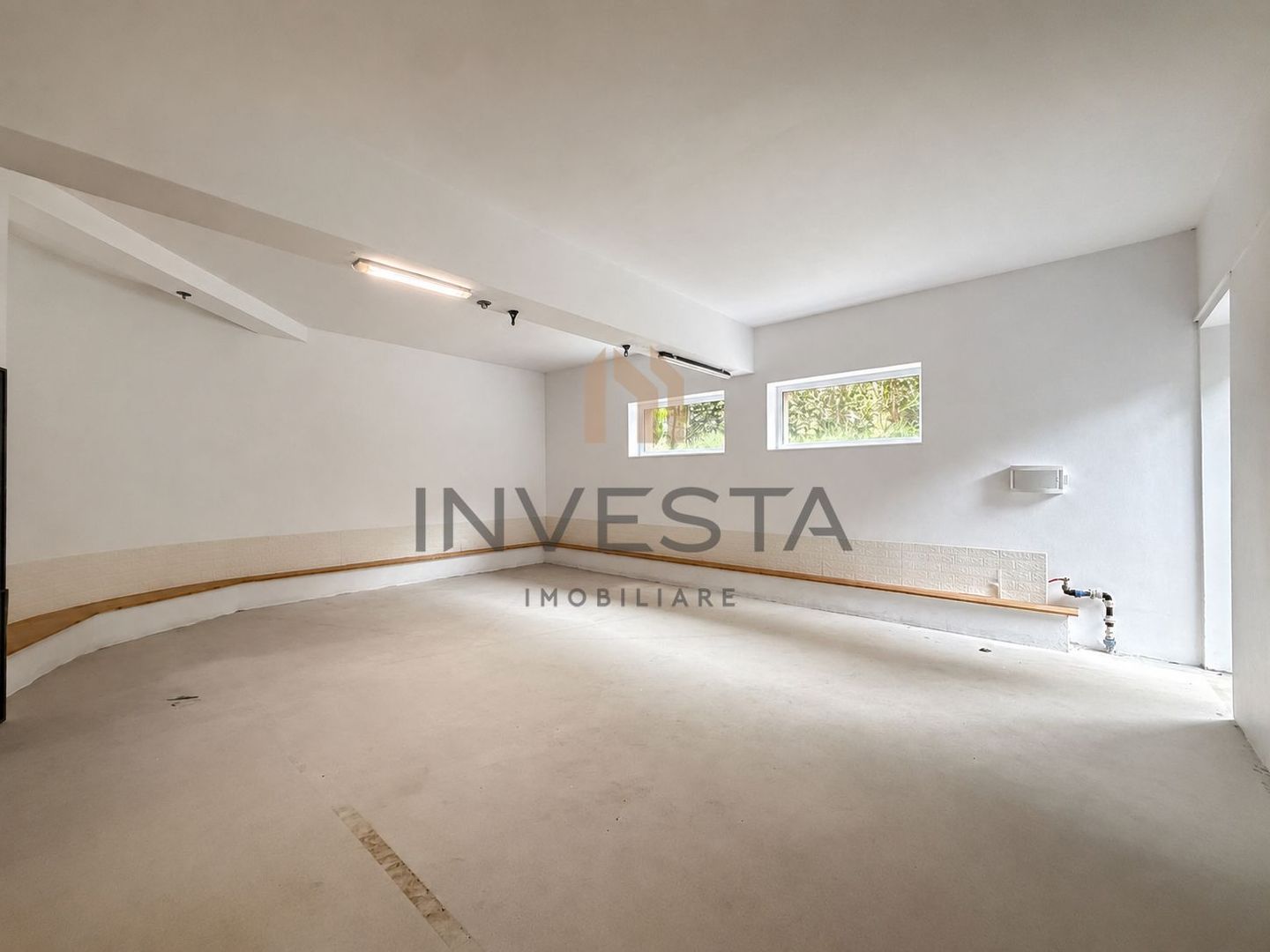 Vila spatioasa cu 15 camere de inchiriat in zona Andrei Muresanu - Poză 31