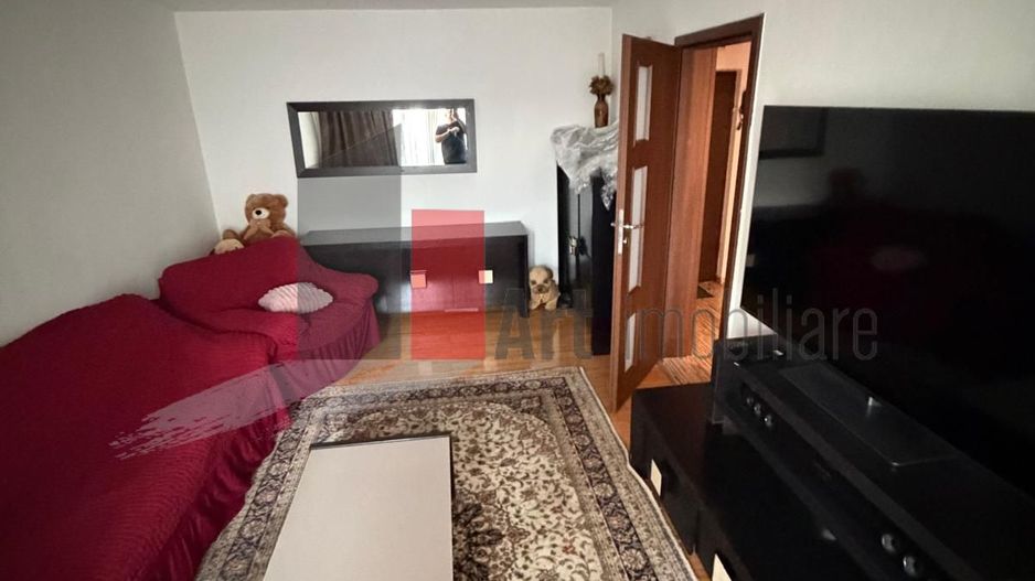 Apartament cu trei camere de vanzare-Crangasi-loc de parcare - Poză 1