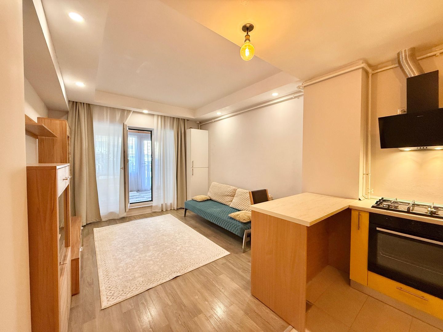 COSMOPOLIS - Apartament cu 2 camere tip studio, mobilat si utilat. - Poză 3