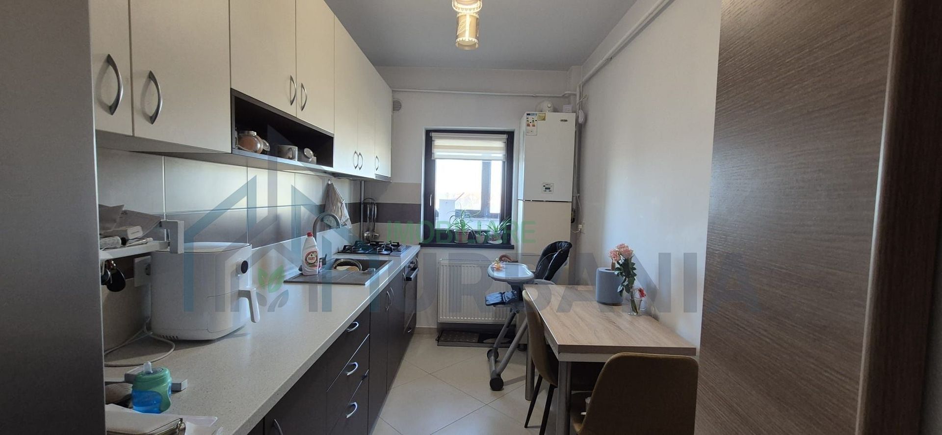 Apartament 2 camere, decomandat, cu 2 locuri de parcare – Valea Lupului, str. Garoafei, Bloc CCR 7 - Poză 3