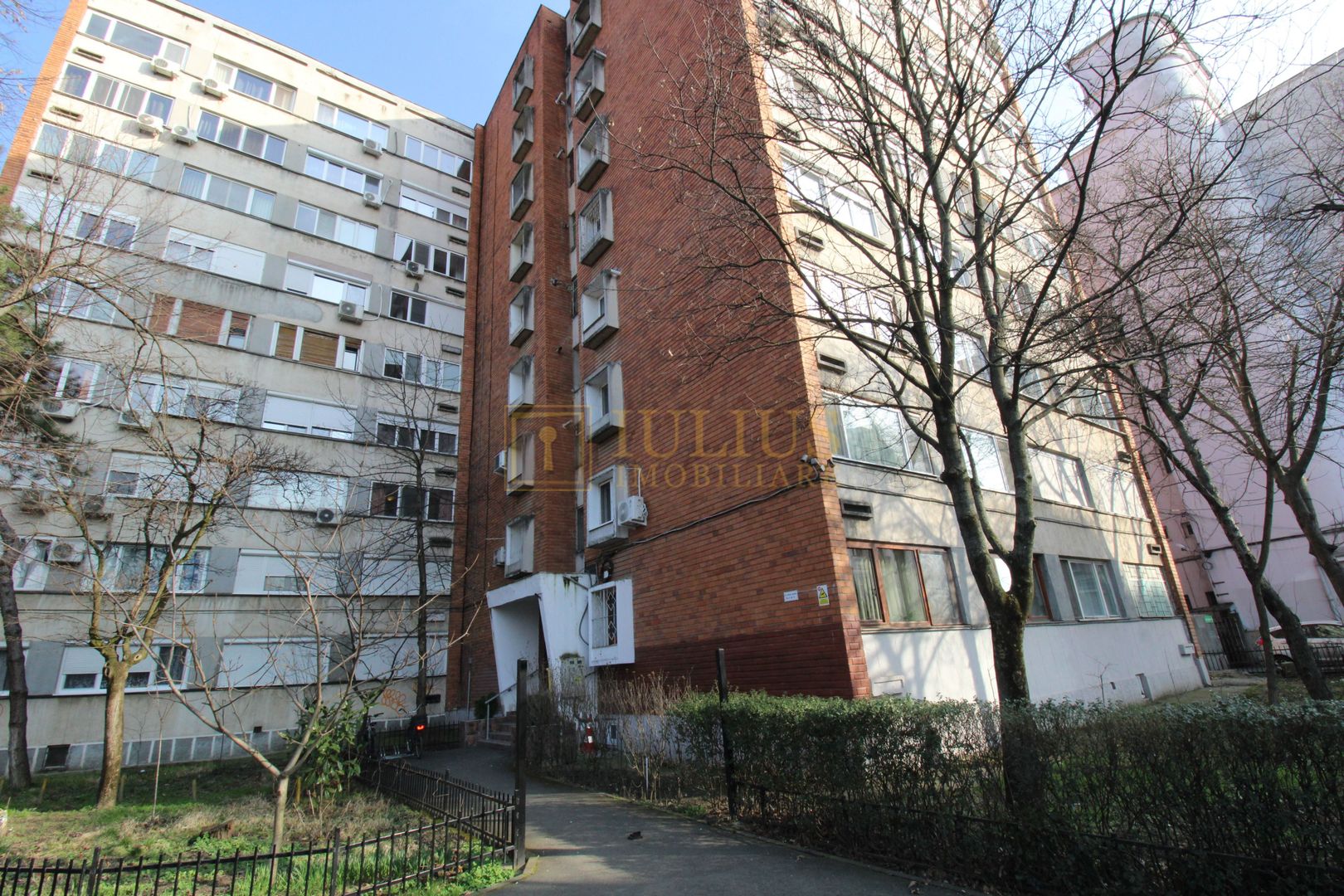 50 de metri de UMFT,  2 camere, centrala proprie. - Poză 14