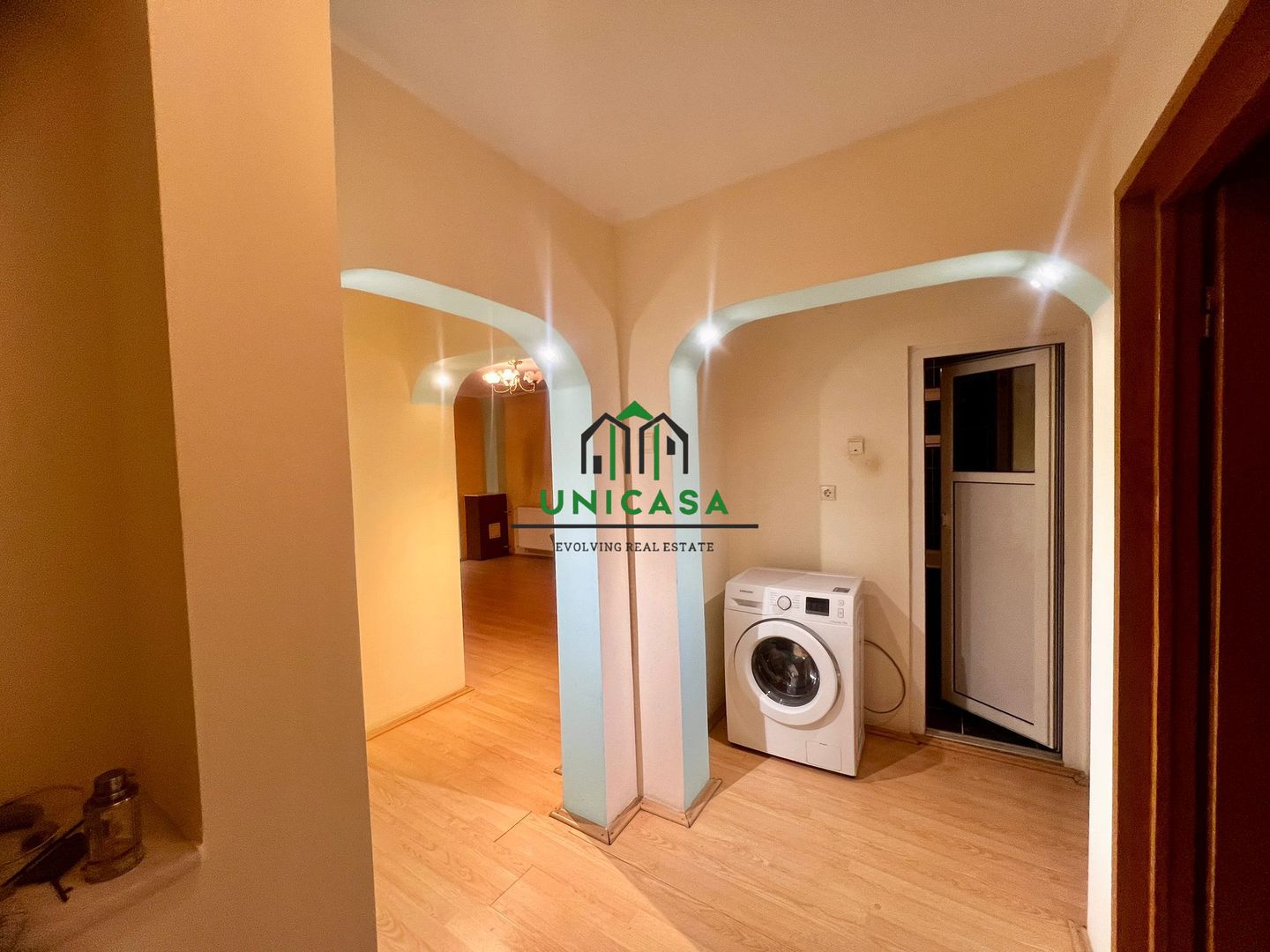 Apartament 4 camere – Etaj 1/4 – Zona Ostroveni - Poză 4