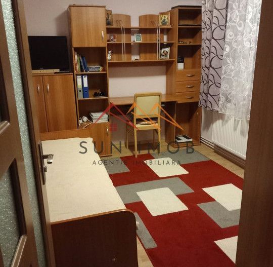 Apartament 3 camere, decomandat, central, renovat total, Campina - Poză 2