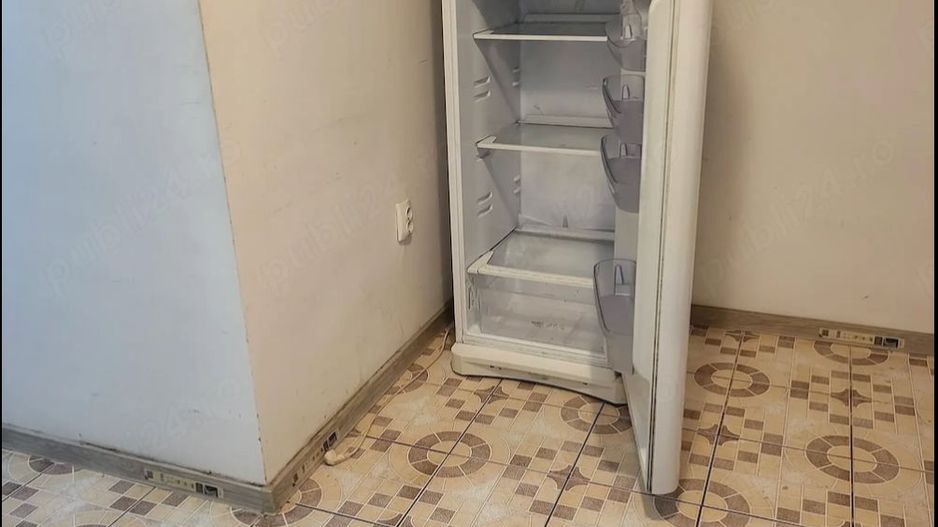 GARSONIERA GIURGIULUI,BUCATARIE ICNHISA, MOBILATA/UTILATA, CURATA - Poză 4