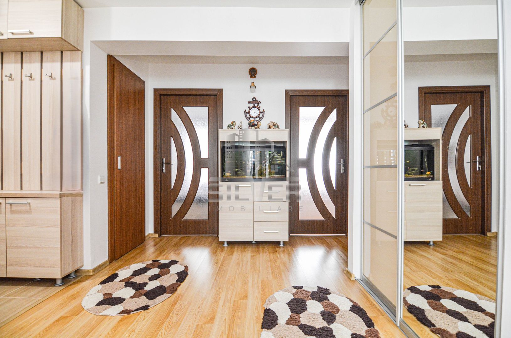 Apartament 3 camere finisat, cu parcare, zona Centrala Floresti - Poză 6