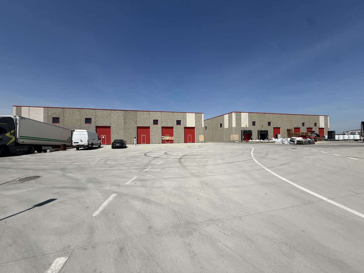 Parc logistic 17000 mp de vânzare, Chitila, investiție cu venit stabil - Poză 1