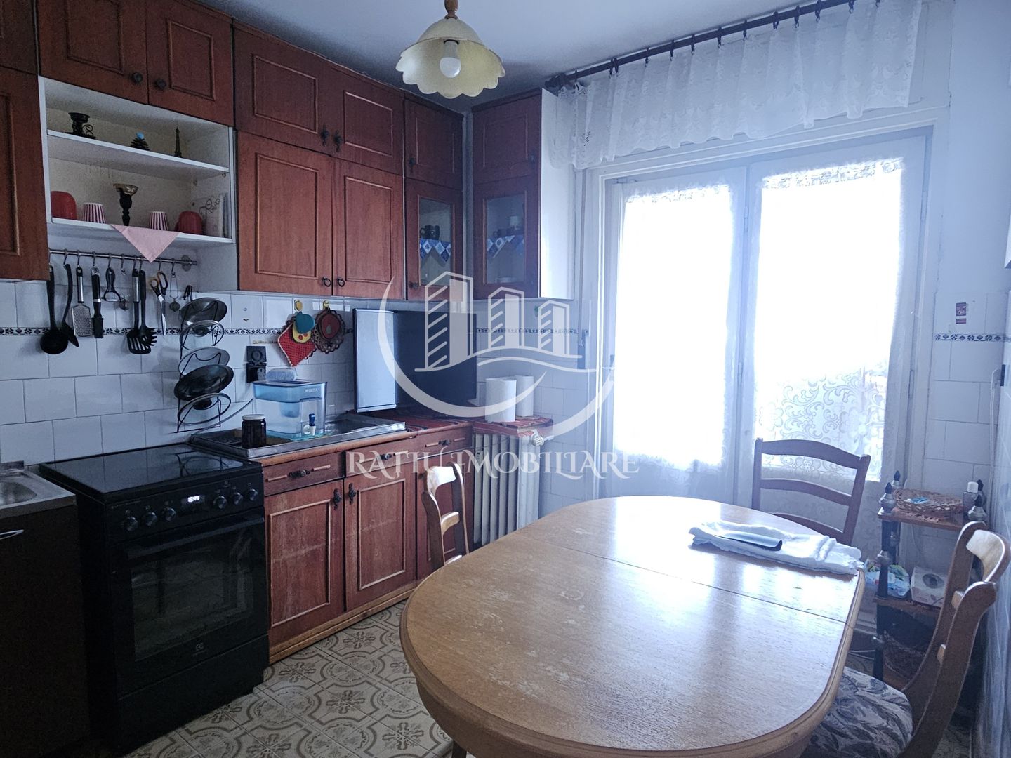 Apartament cu 3 camere | etaj 1 | Ultracentral | Oradea - Poză 11