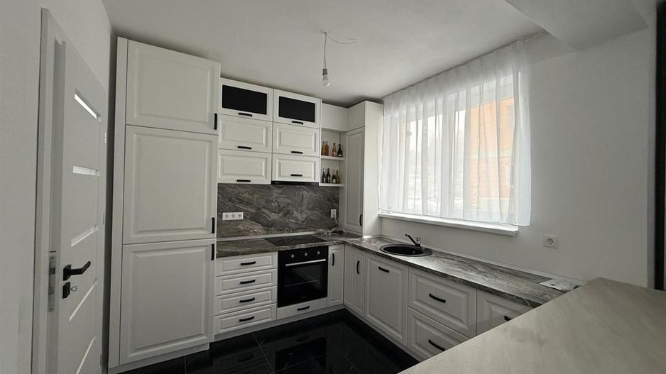 Apartament de vânzare 2 camere decomandate, mobilat și utilat - Poză 1