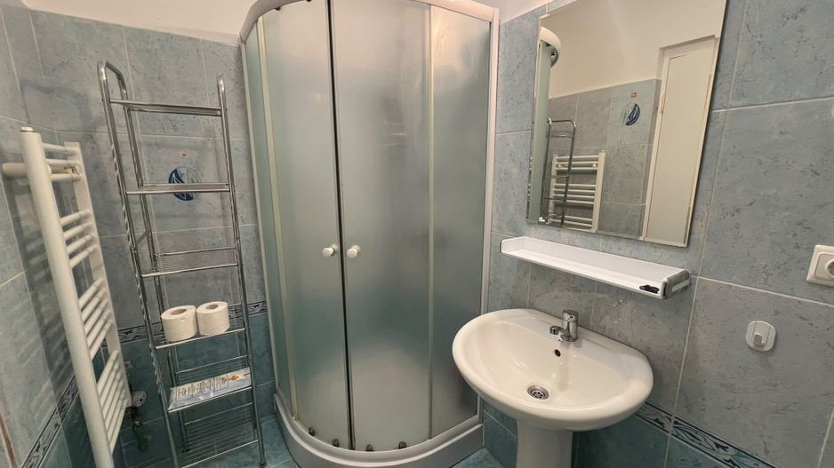 Apartament de inchiriat-2 camere,cu bai proprii,centrul orasului - Poză 7