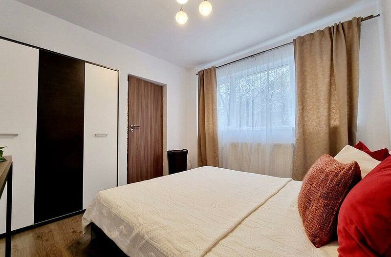 3 Cam Renovat Victoriei Iancu de Hunedoara Metrou Stradal Vedere Spate Lateral - Poză 8