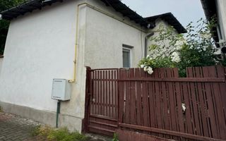 Casă cu teren și anexe – str. Mihai Eminescu - Poză 1