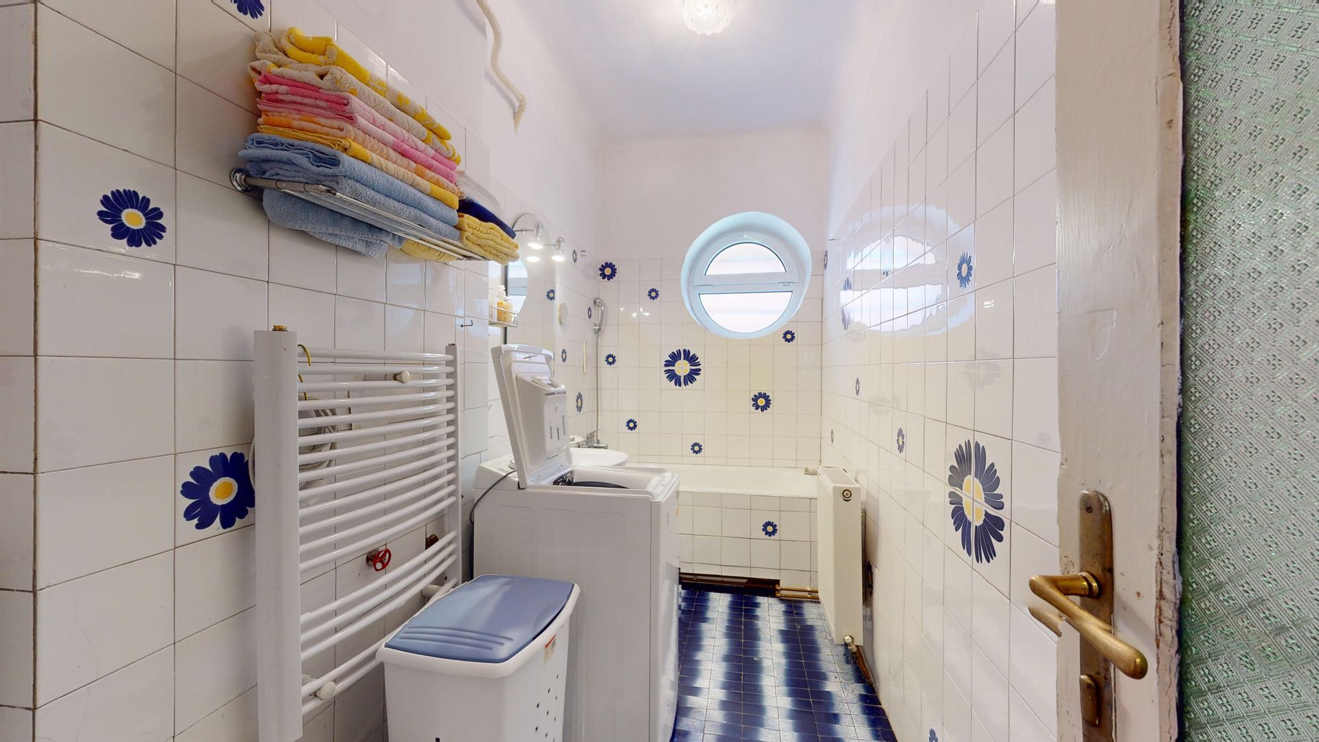 Apartament in casa si garaj in zona spitalul militar-Brasov - Poză 10