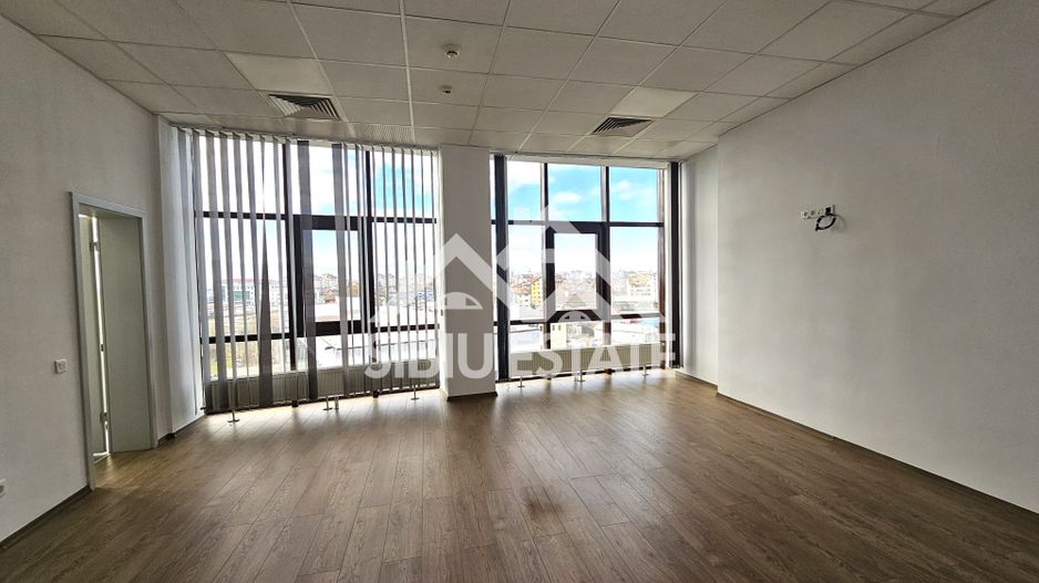 Spatiu de birouri de inchriat locatie centrala si vizibilitate buna - Poză 17