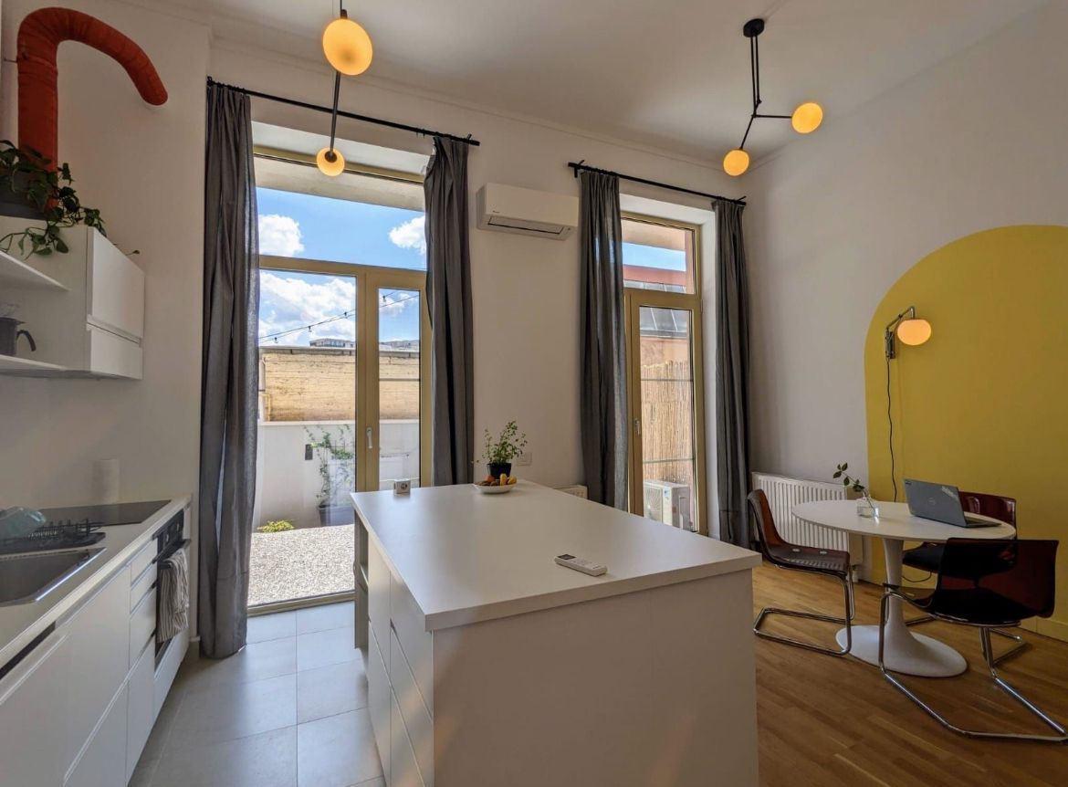 AP. 2 CAMERE BUCURESTII NOI - CURTE 52 MP, CENTRALA PROPRIE, PARCARE - Poză 3