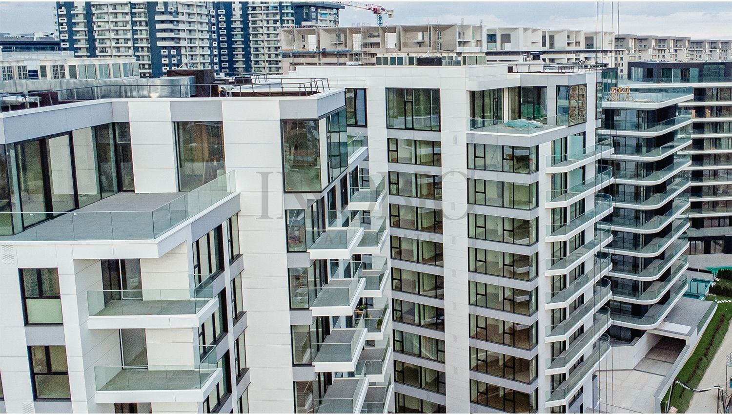 One Lake Club - Poză 1