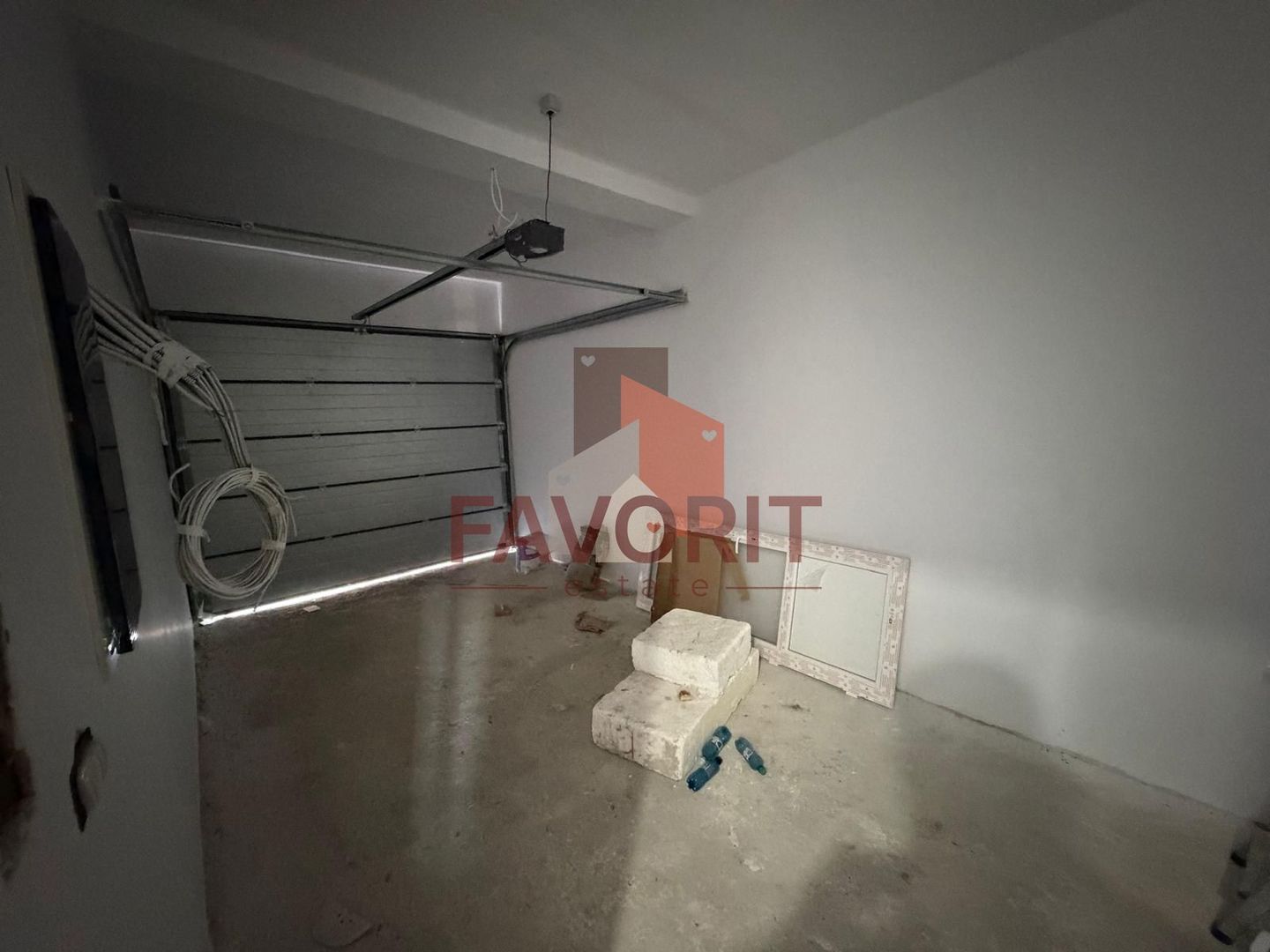 Duplex despartit | 5 camere | Garaj | Finisaje premium | 3 bai |Asfalt - Poză 19