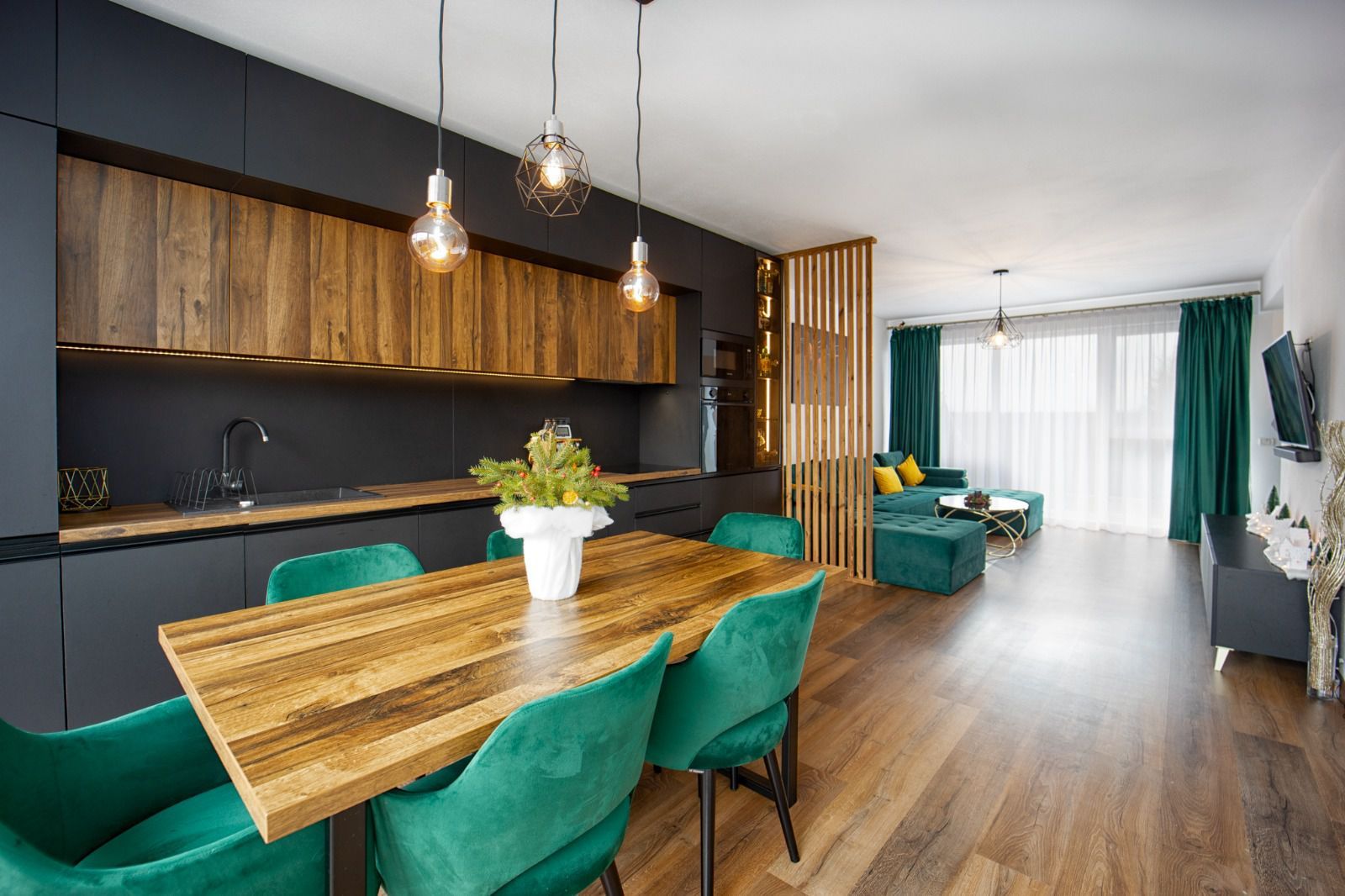 Casă înșiruită de vânzare în Sânpetru | Mobilată și utilată premium - Poză 1