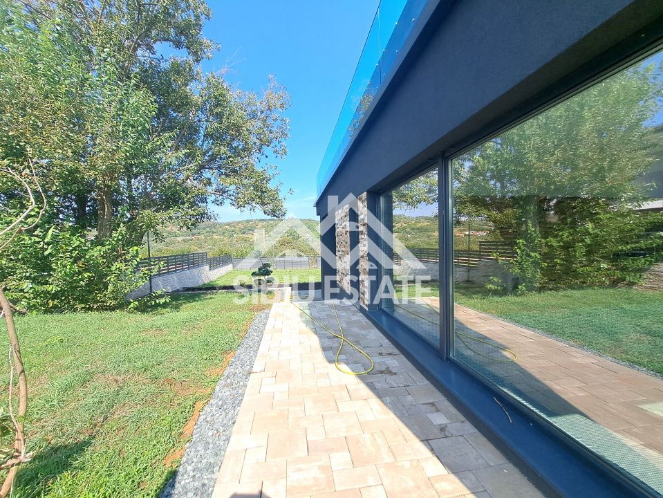 Casa Sibiu Cisnadioara, garaj, piscina, terase panoramice - Poză 2