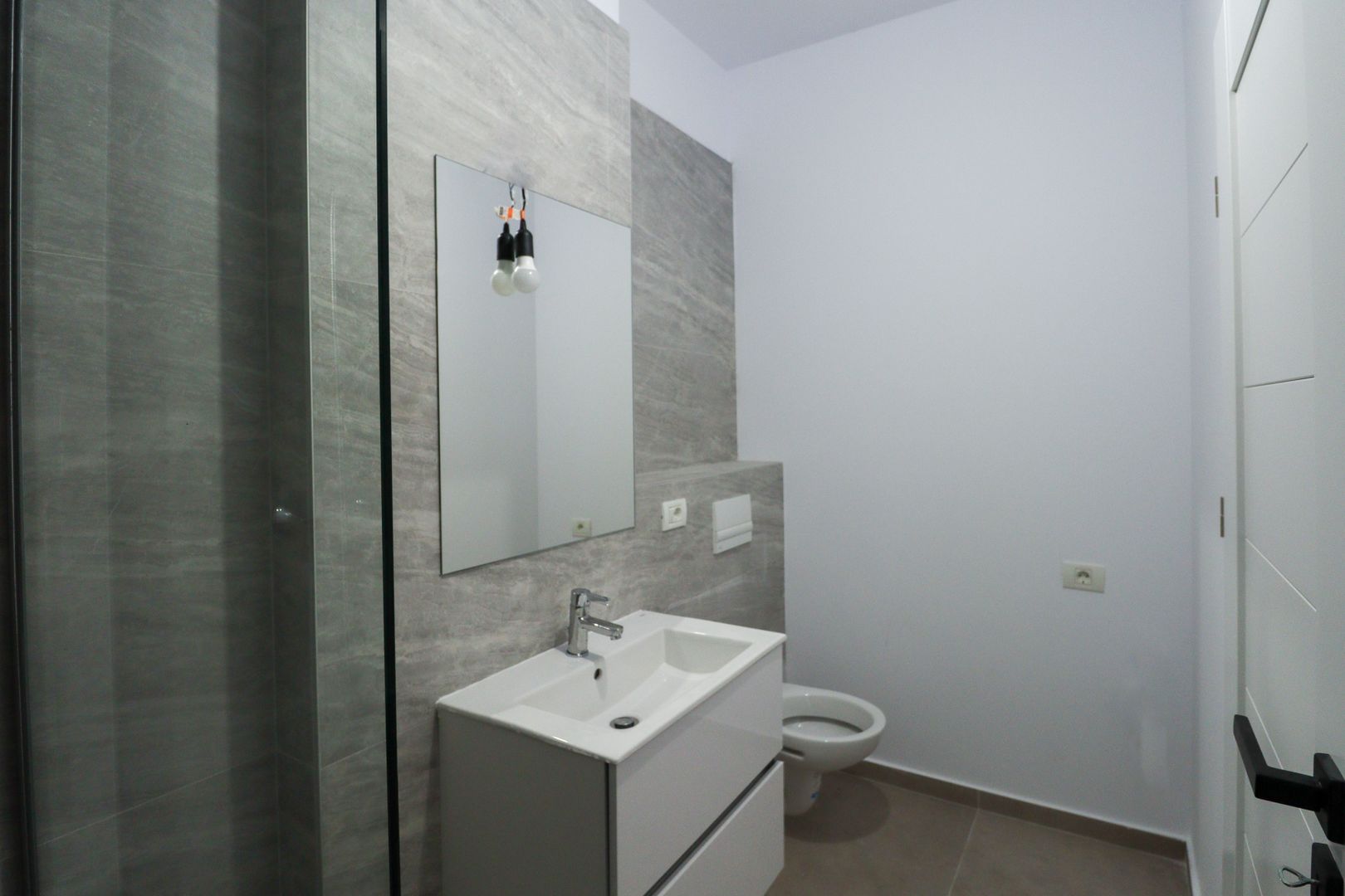 Aradului | 3 camere | Bloc nou | 2 băi | Lift | Parcare subterană - Poză 11