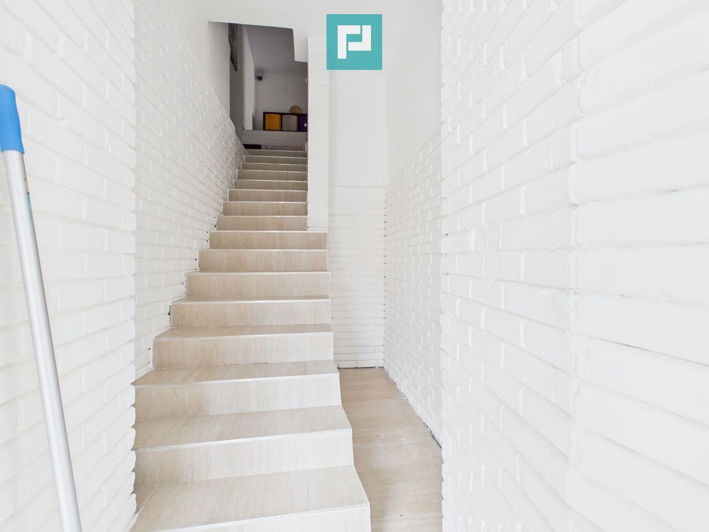 Casă cu 6 camere în zona Central - Poză 20