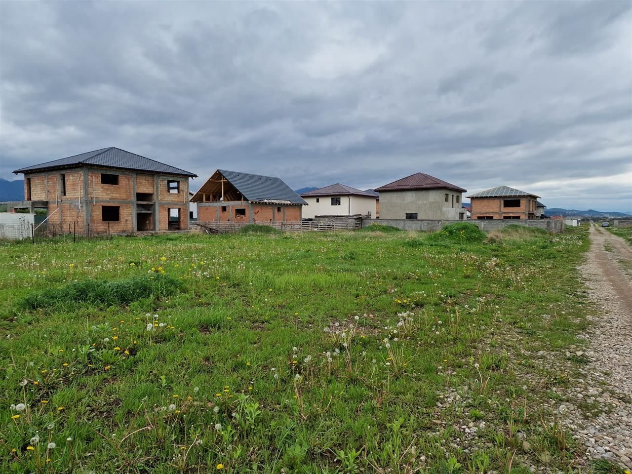 Teren intravilan, ideal constructie casa, Sacele -  Izvor, Brasov. - Poză 1