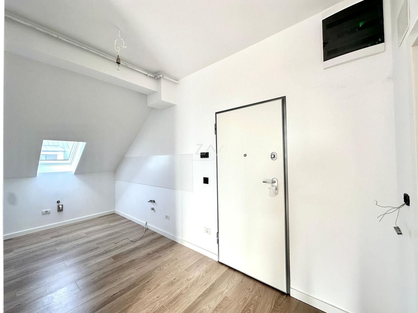 Bloc finalizat. Finisaje superioare. Loc de parcare. - Poză 7