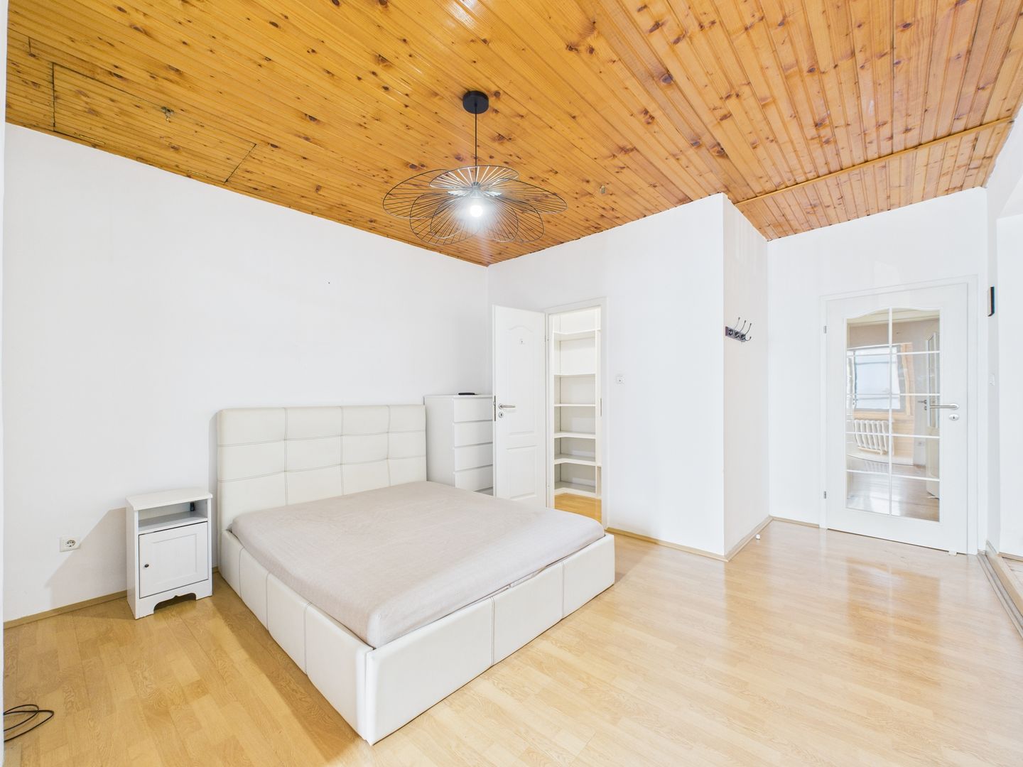 Casă / Vilă cocheta cu 3 camere - de vanzare - zona Basarab - Poză 25