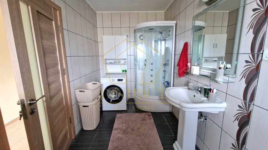 Casa individuala impartita in 2 apartamente | Ianova - Poză 7