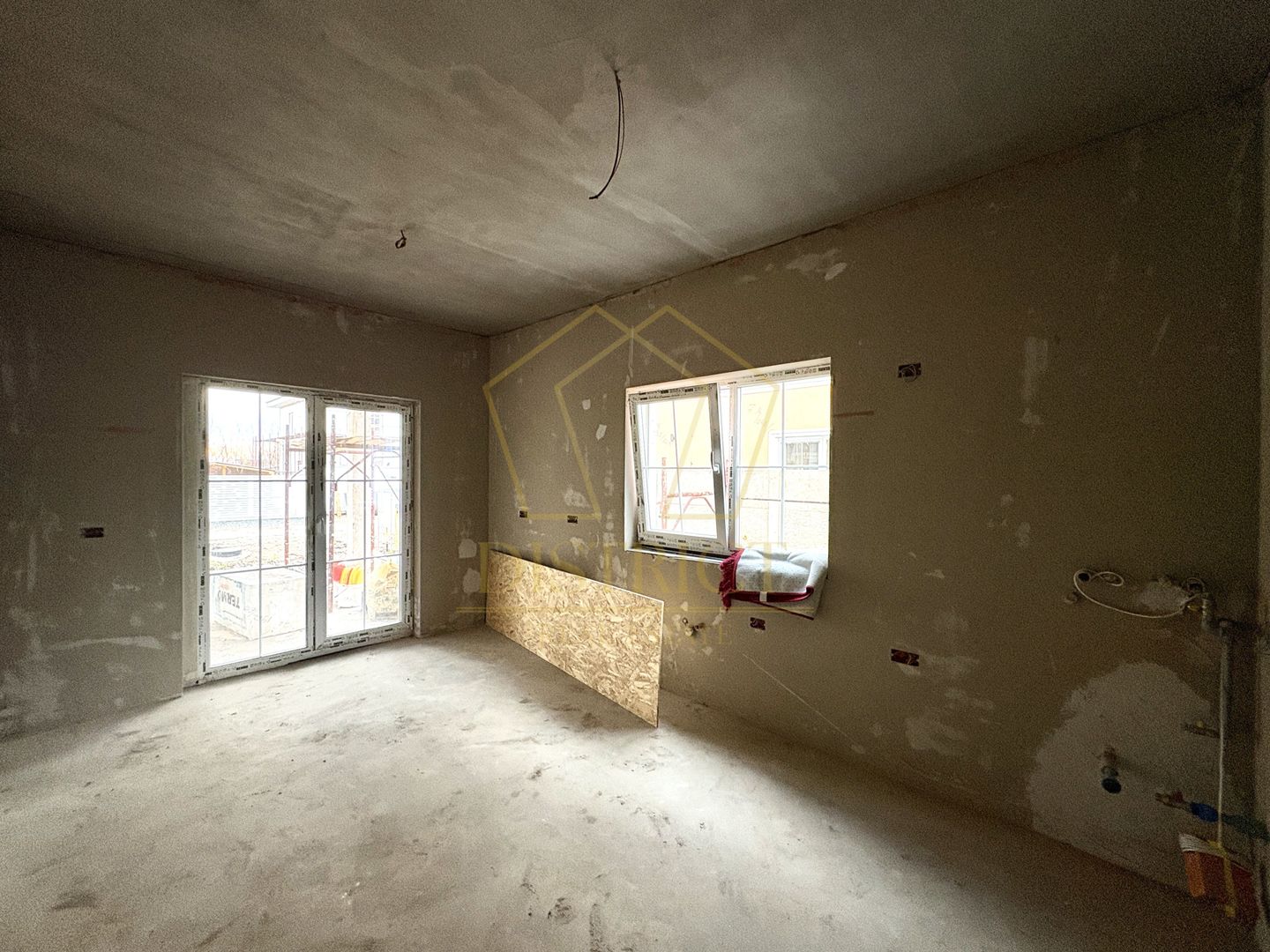 Duplex cu 4 camere, despărțit prin CARPORT | Mosnita Noua | HORNBACH - Poză 3