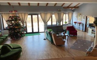 Vilă modernă cu piscină și terase generoase, zona Faget - Poză 2