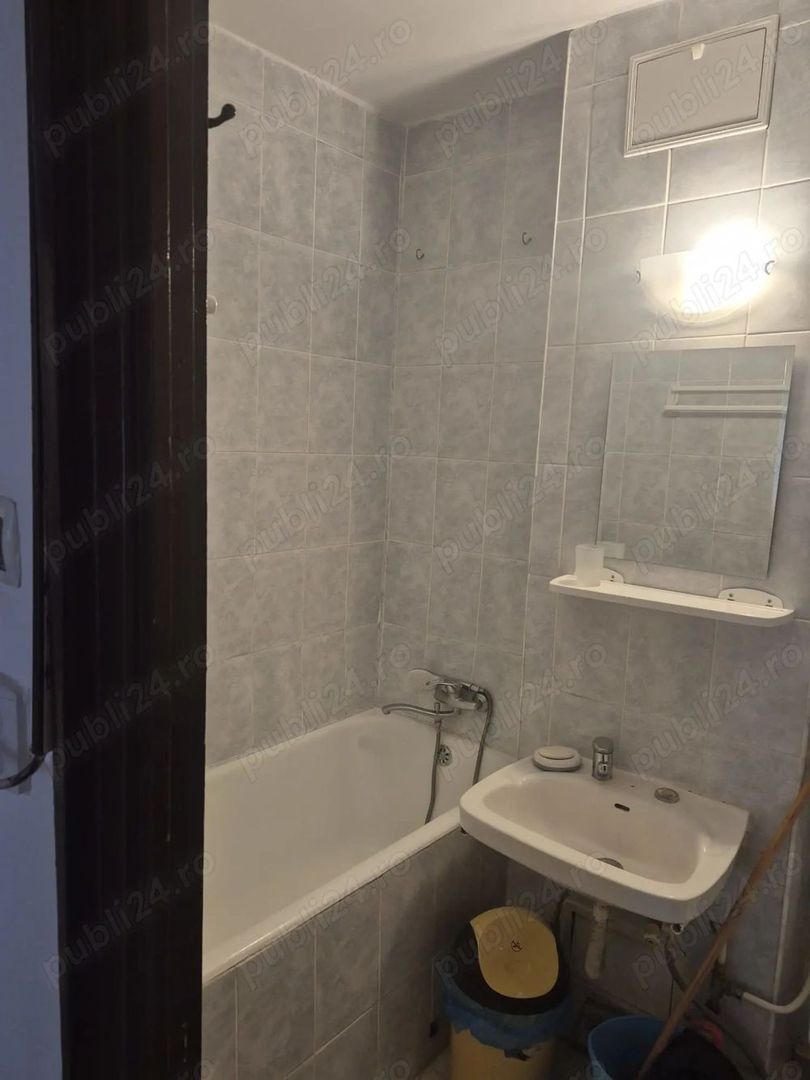 Vanzare apartament 2 camere, decomandat - Poză 2