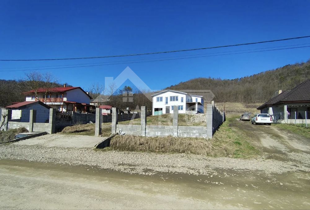 🏡 Casă spațioasă de vanzare | 202 mp utili | Tofalău | 180.000 € - Poză 2