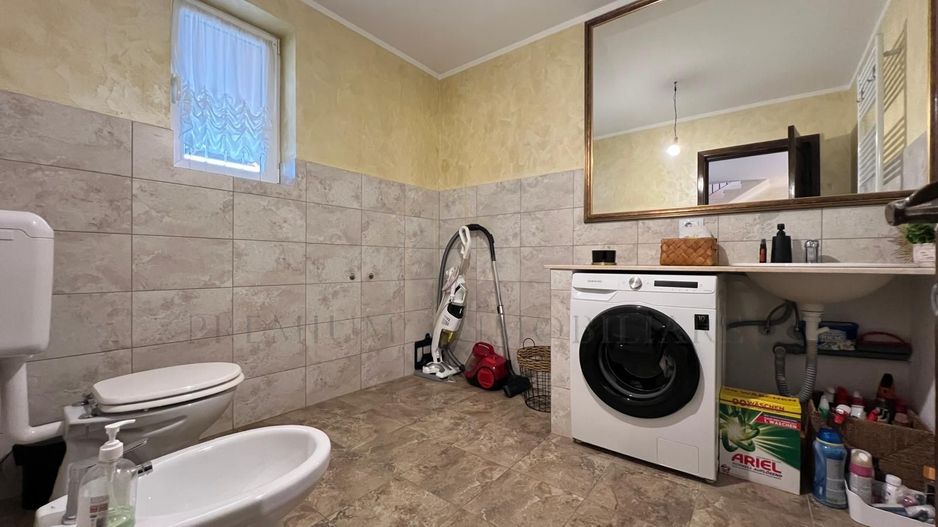 Casa de vanzare in Onesti - Poză 10